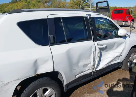 2017 Jeep Compass Latitude Fwd z USA, uszkodzony, nr VIN 1C4NJCEA6HD147367